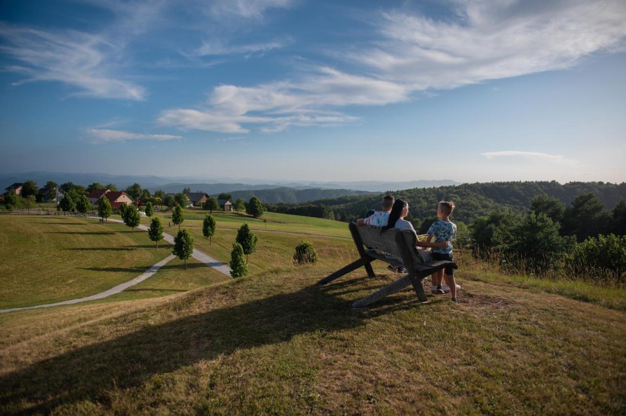 Holiday Home Ernest Zelezni With Hot Tub Ivancna Gorica Exterior foto