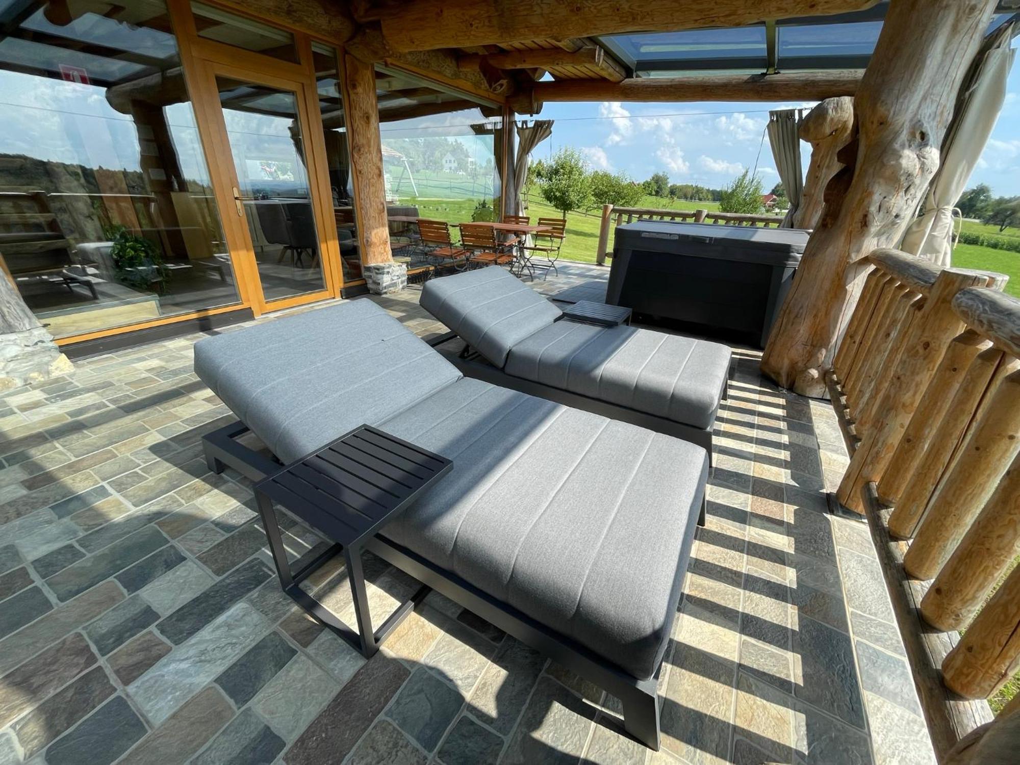 Holiday Home Ernest Zelezni With Hot Tub Ivancna Gorica Exterior foto